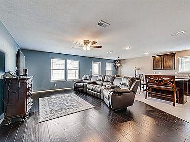 2nd image of 4202 Chert Ln