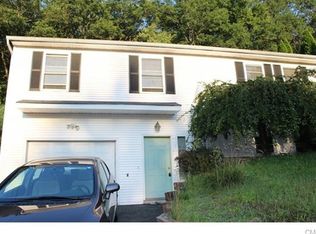 41 Woodlawn Ave, Ansonia, CT 06401