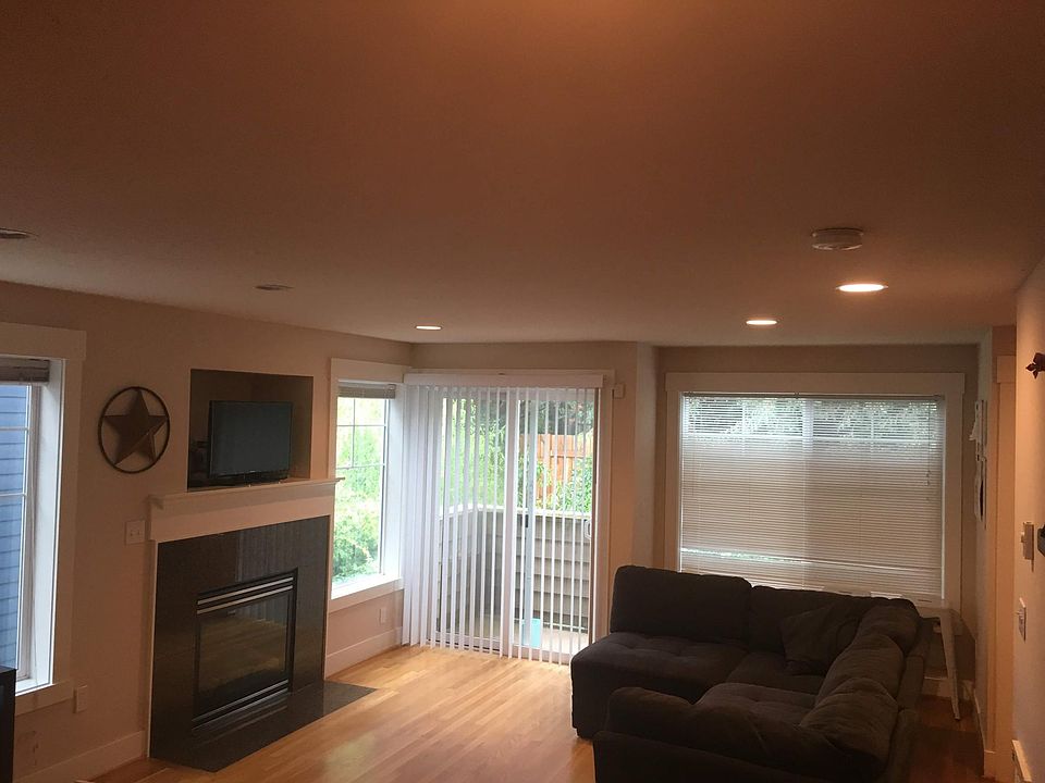 2nd image of 211 26th Ave S #A