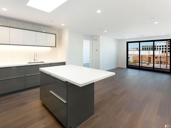 2nd image of 2421 16th St Unit 401