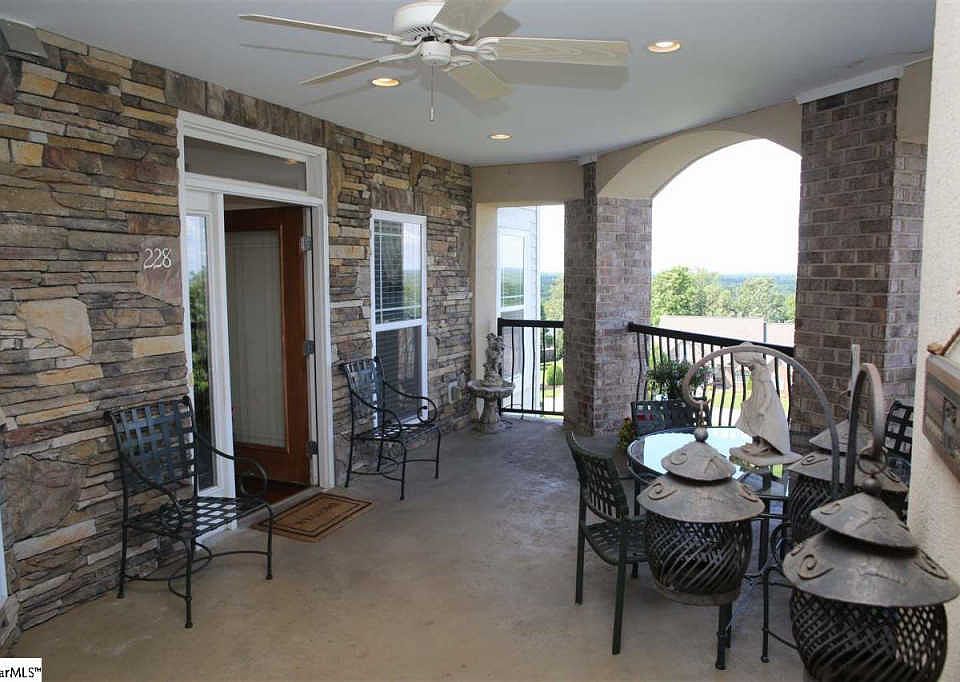 1st image of 228 Rocky Top Dr