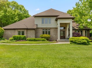 40 Bay Circle Dr, Holland, MI 49424
