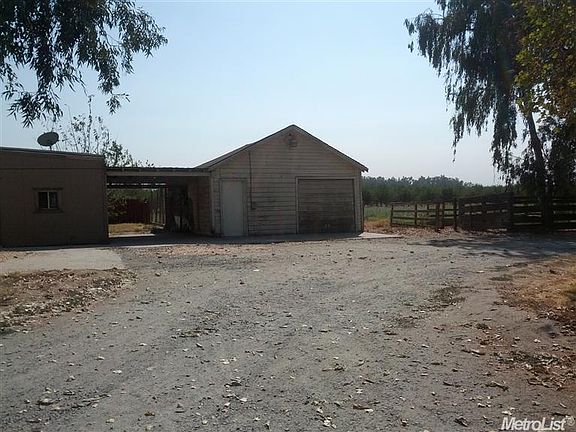 5th image of 10031 Pioneer Ave