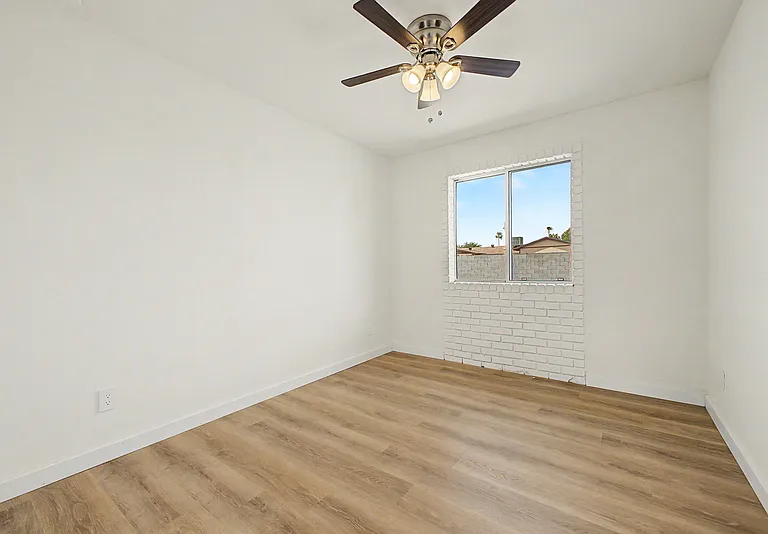 3430 E Poinsettia Dr — Photo 21