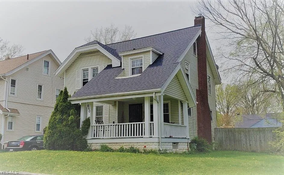 660 Sunset View Dr photo 1