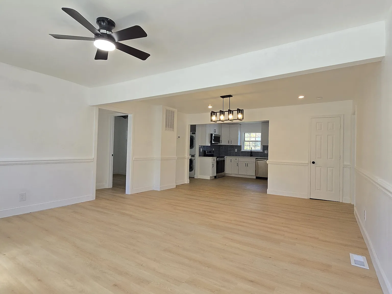 4 bed, 3092 sqft, $2,600 — Photo 2