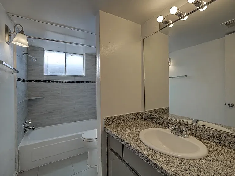 ashford buena vista Bathroom