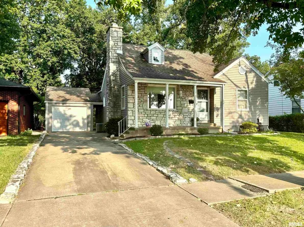 210 S Laurel Ave, Du Quoin, IL 62832