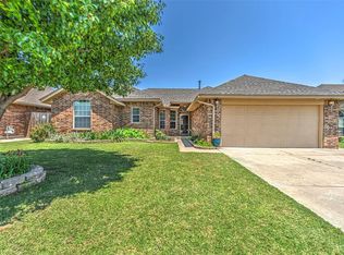 3900 Kensington Dr, Moore, OK 73160
