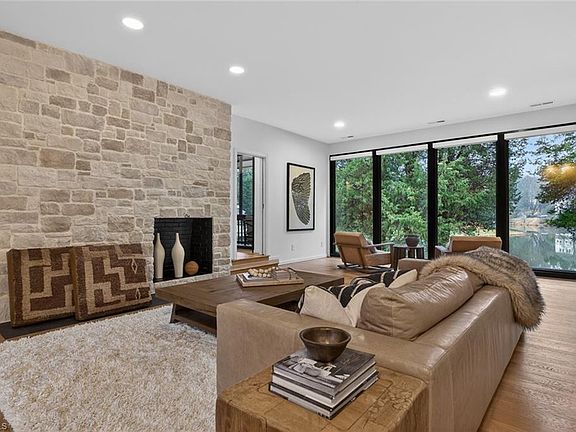 5th image of 3171 Milhaven Lake Dr