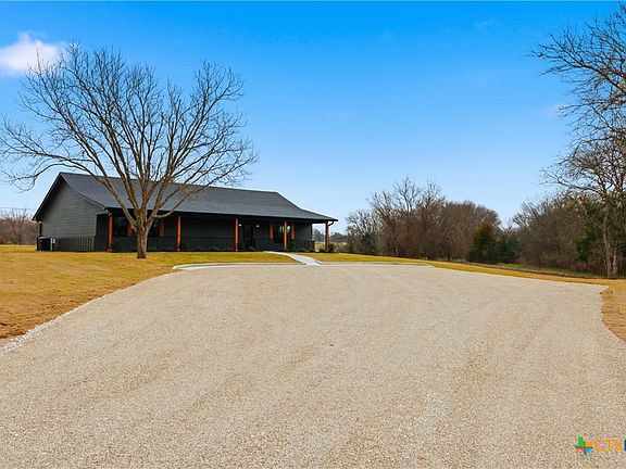 3rd image of 2303 Pilgrim Ln