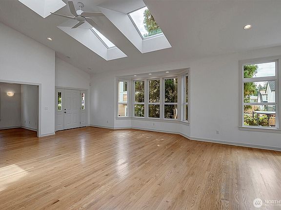 4th image of 8029 126th Avenue NE