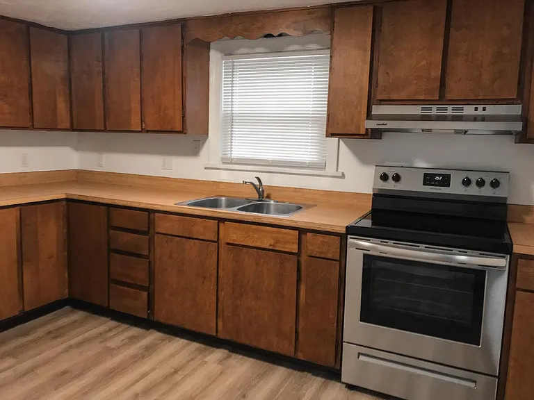 231 N Spring Grove St #1 — Photo 3