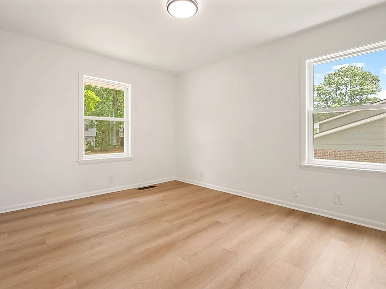 3517 Huntleigh Dr — Photo 15