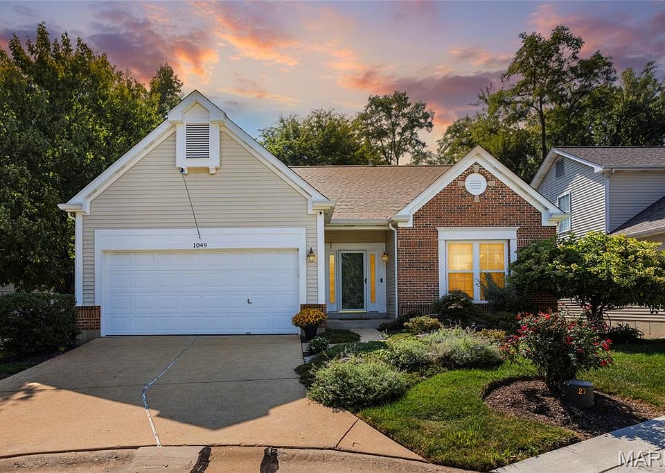 1st image of 1049 Cambridge Way Dr