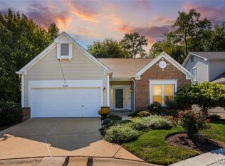 1049 Cambridge Way Dr, Chesterfield, MO 63017