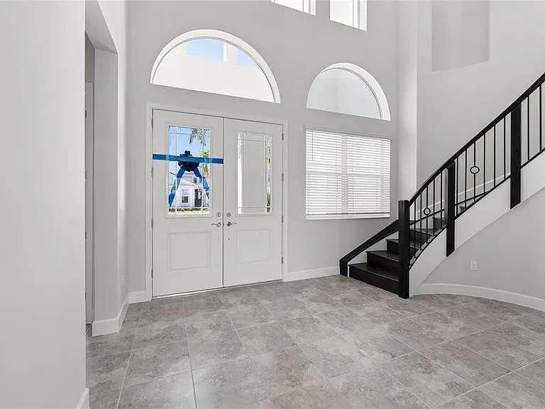 5418 Empire Dr — Photo 10