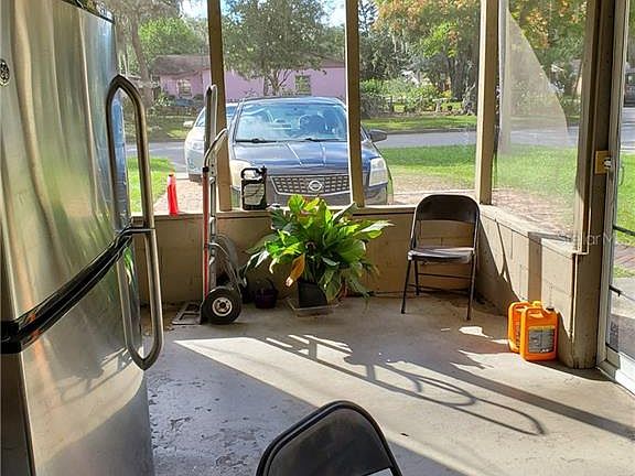 3rd image of 2621 Carver Ave
