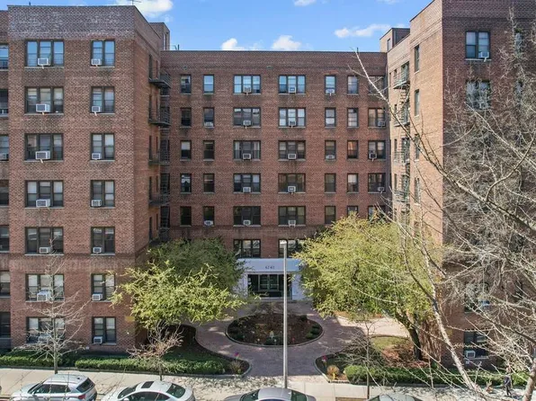 67-40 Yellowston Boulevard image 1 of 20