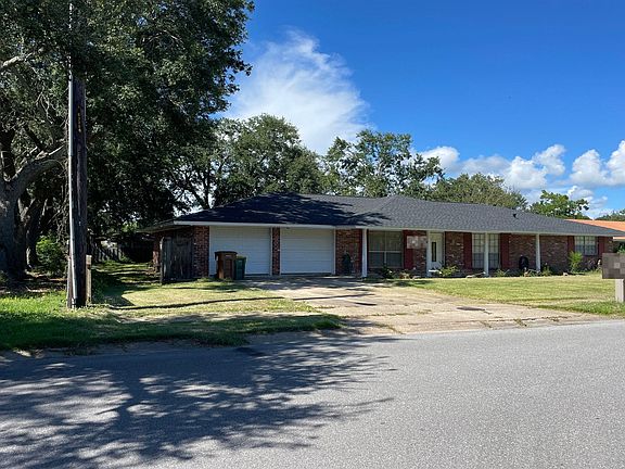 3rd image of 201 Northwood Dr