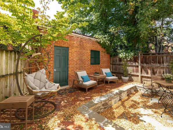 1238 34th St NW, Washington, DC 20007