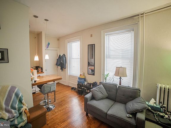 5th image of 257 S 20th St APT 2R