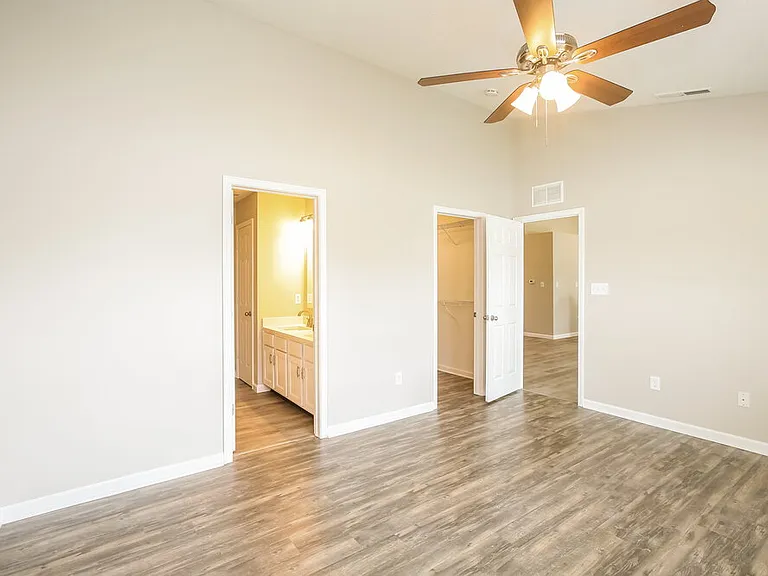 4557 Walcott Dr — Photo 9