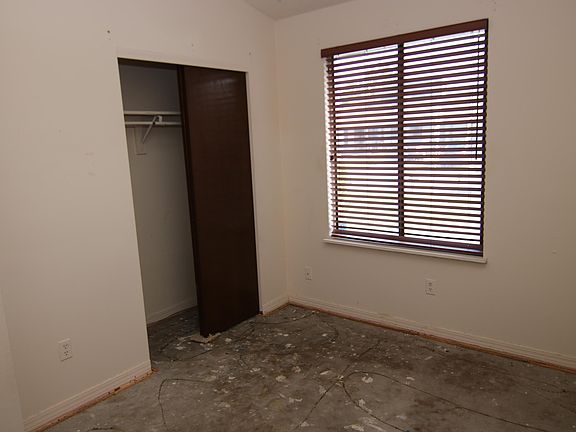 5th image of 2438 Seabury Pl N
