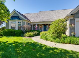 6327 Thackery Ln, Libertyville, IL 60048