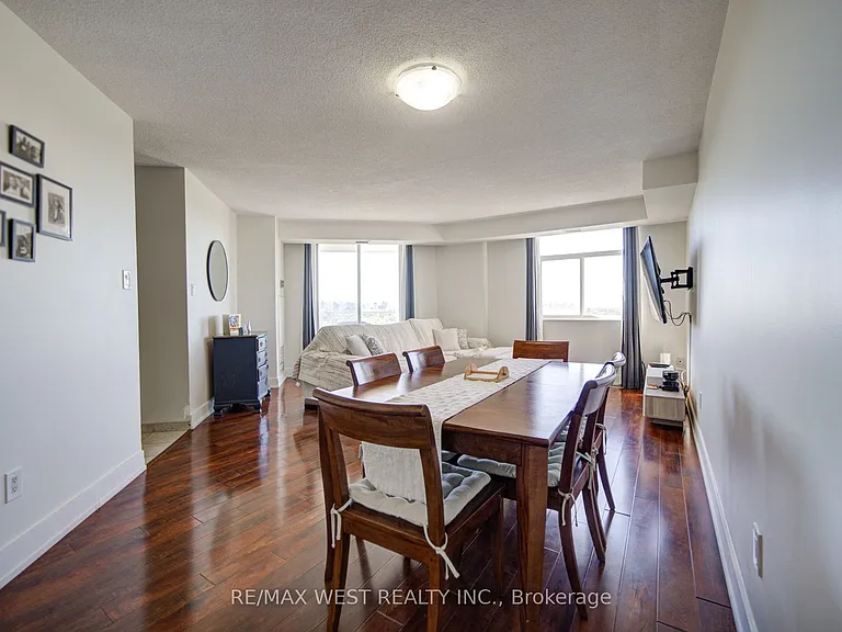 3559 Eglinton Ave W #1309 — Photo 9