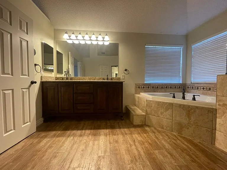 3222 Mapleridge Dr — Photo 23