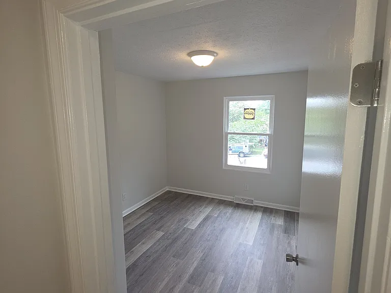 1324 Riverdale Dr — Photo 13