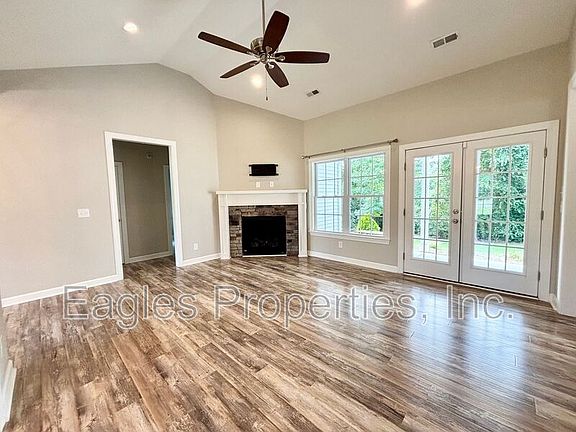 4th image of 237 Deer Pointe Dr