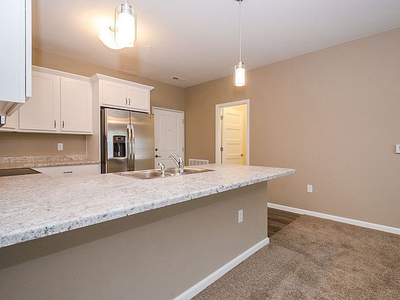 5th image of 520 N Madison Ave APT 6
