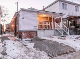 90 Pharmacy Ave W, Toronto, ON M1L 3E5