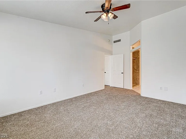 4040 Castle Cove Dr #4040 — Photo 25