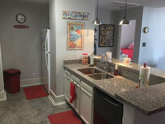 5th image of 2104 Strand St #2