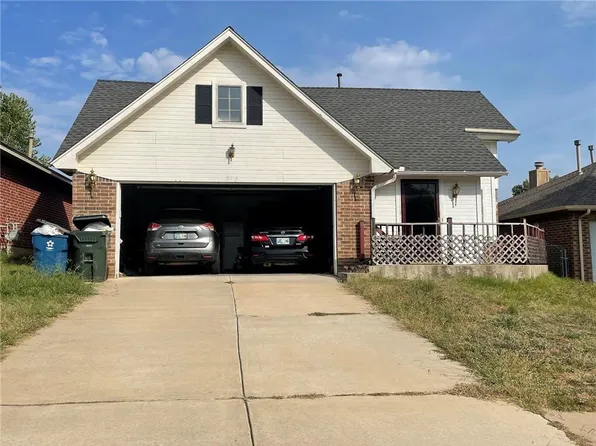 2416 Cherry Ln, Midwest City, OK 73130