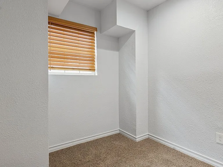 4505 Cochran St — Photo 10