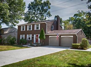 125 Thunderwood Dr, Bethel Park, PA 15102