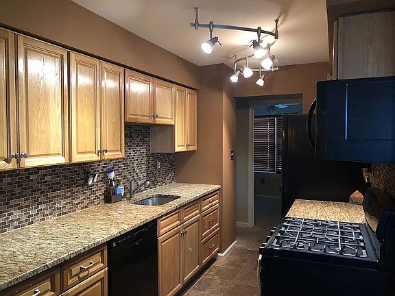 4th image of 114 Bon Aire Cir W APT 10B