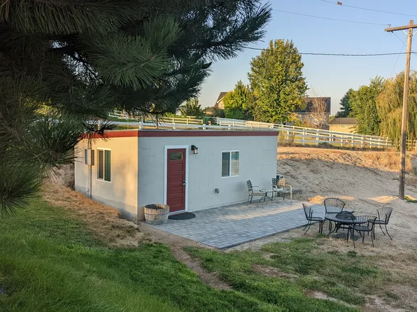 13996 Raymond Dr, Caldwell, ID 83607