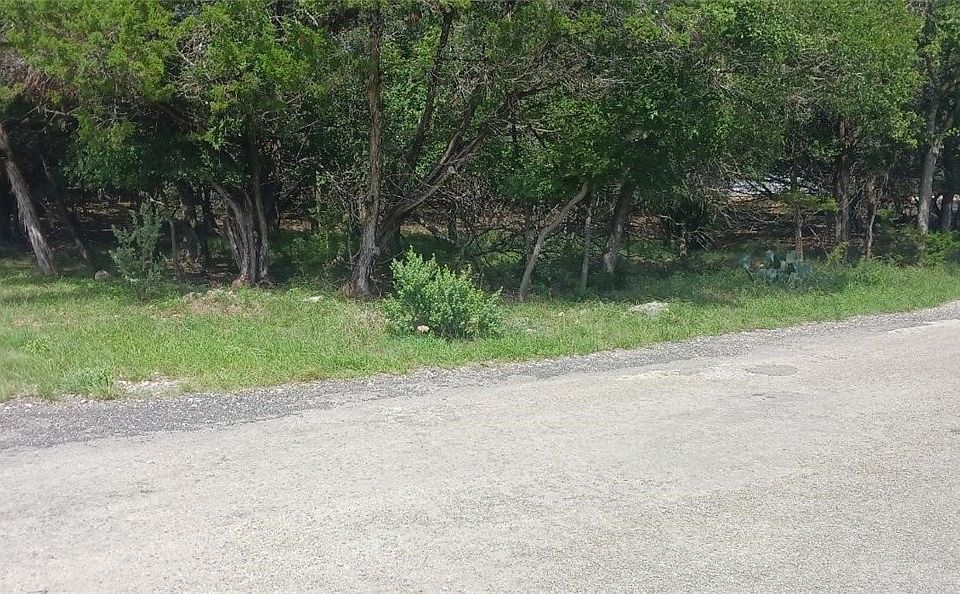 2nd image of 52 Whistling Wind Ln