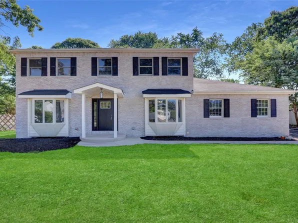 11 Tiffany Court, Lake Grove, NY 11755
