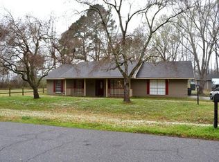 214 Whispering Pine Dr, Haughton, LA 71037