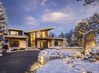 1540 Watersedge Rd, Mississauga, ON L5J1A4