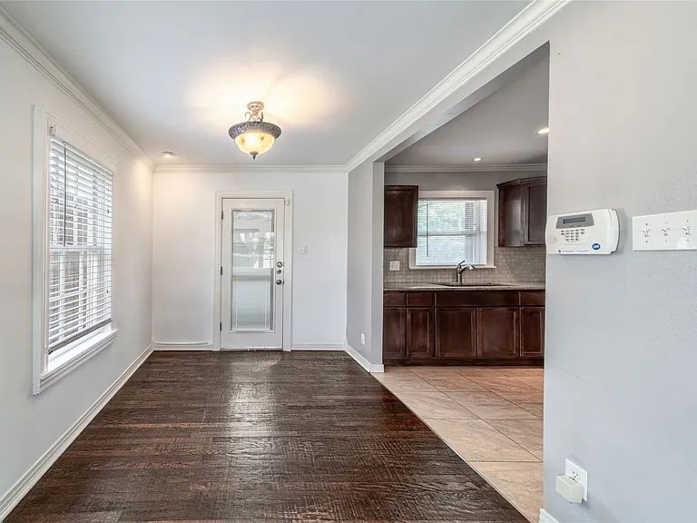 7302 Kenwell St — Photo 7