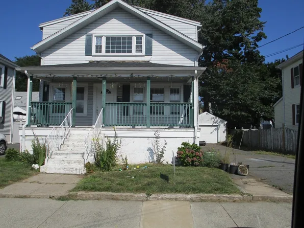 4 Sheldon Rd, Peabody, MA 01960