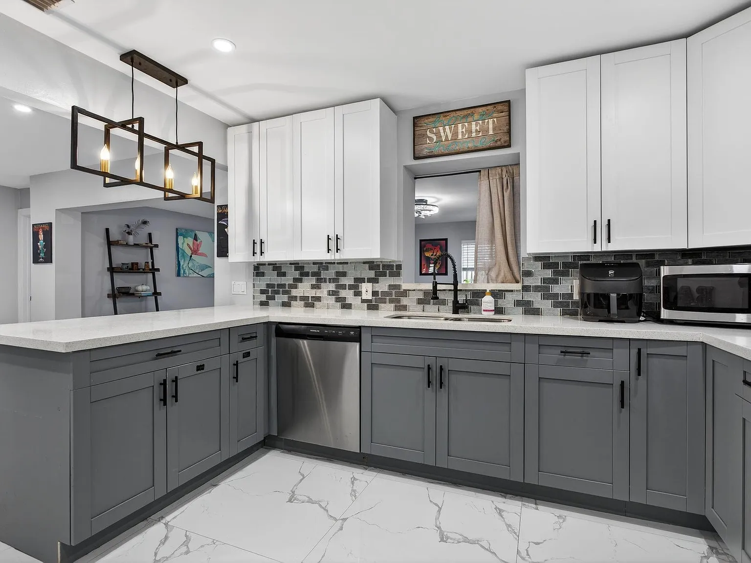 3 bed, 2.0 bath, 1816 sqft, $3,500 — Photo 3