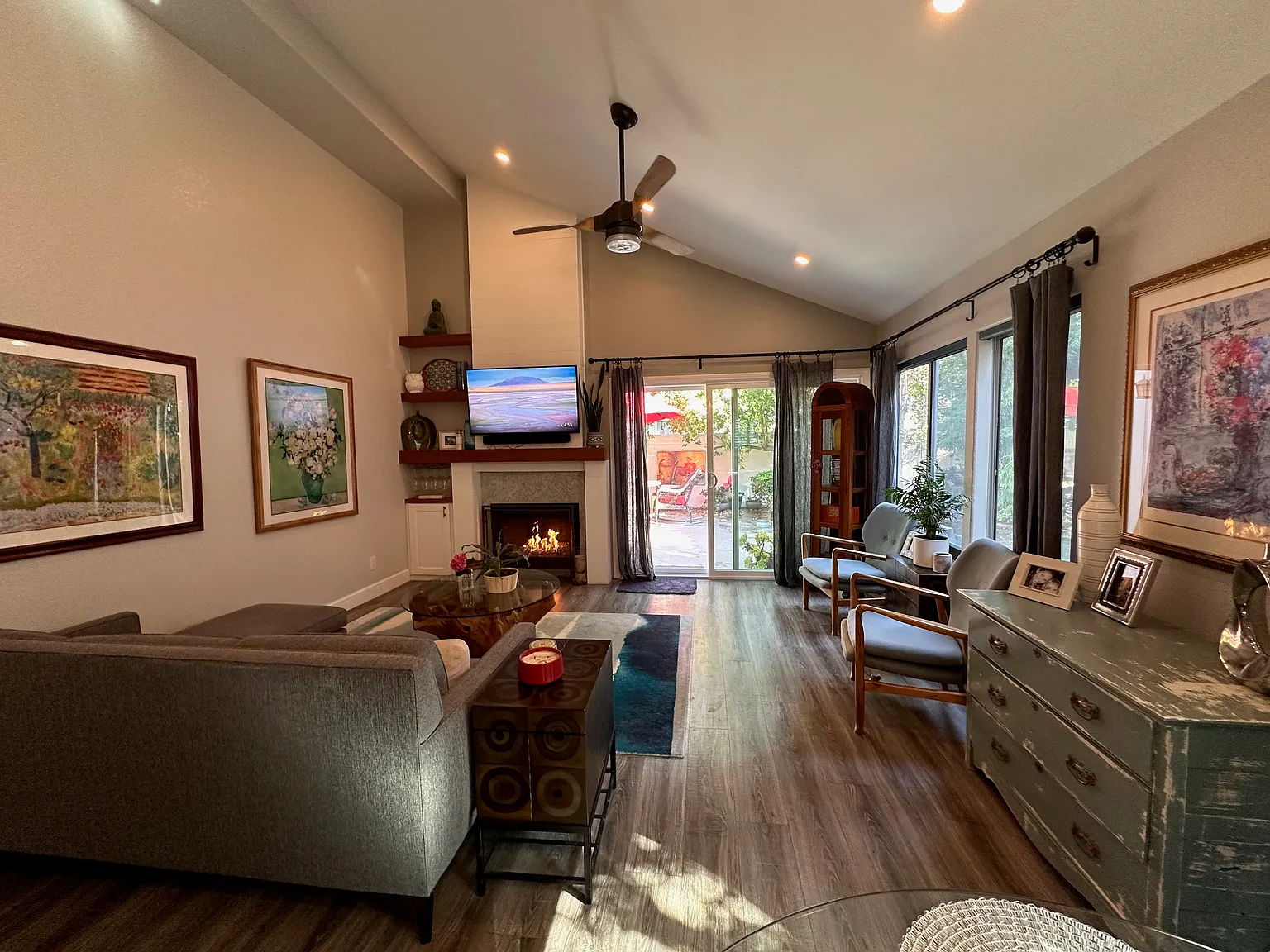 2 bed, 940 sqft, $3,500 — Photo 3